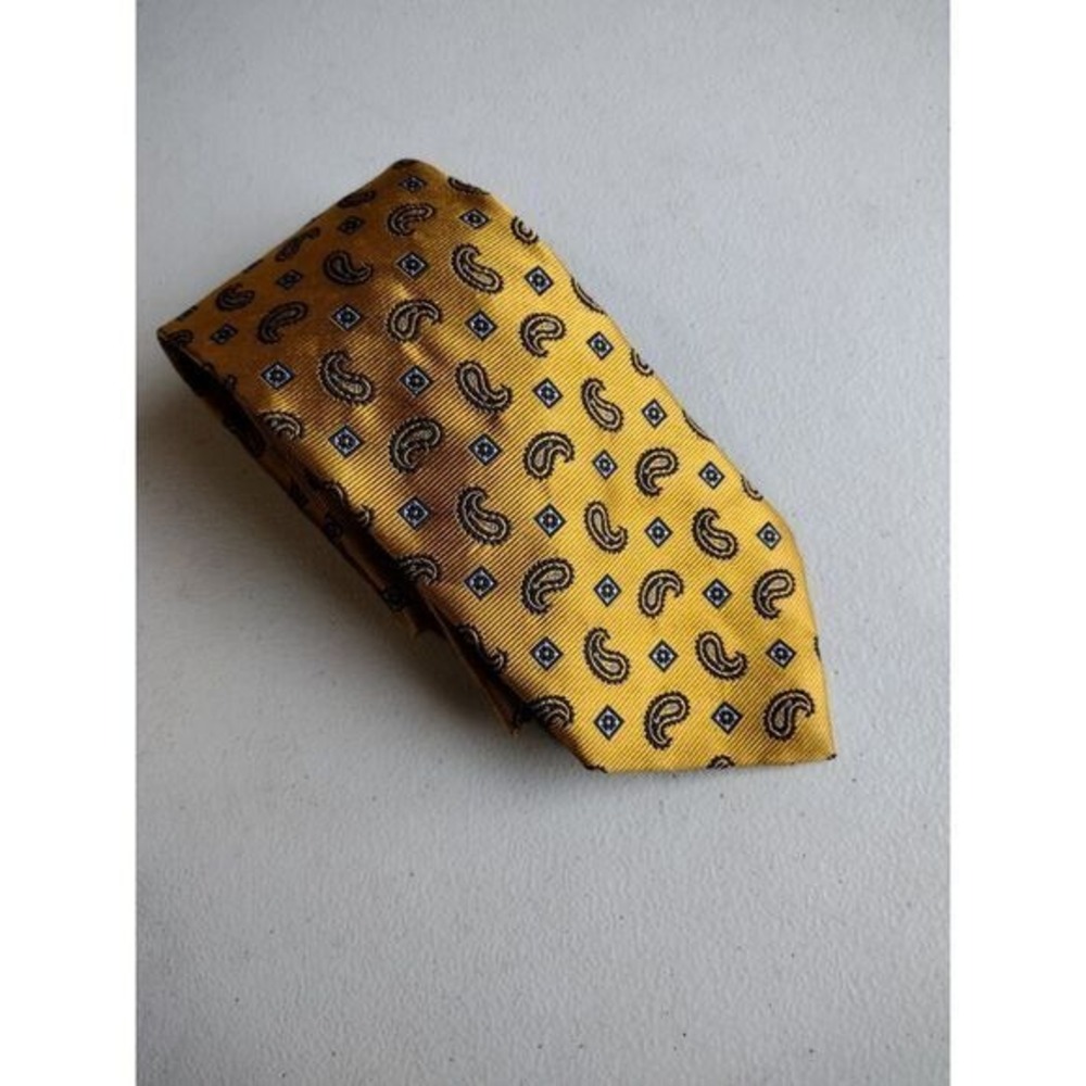 Facconable Mens Gold Paisley Silk Necktie